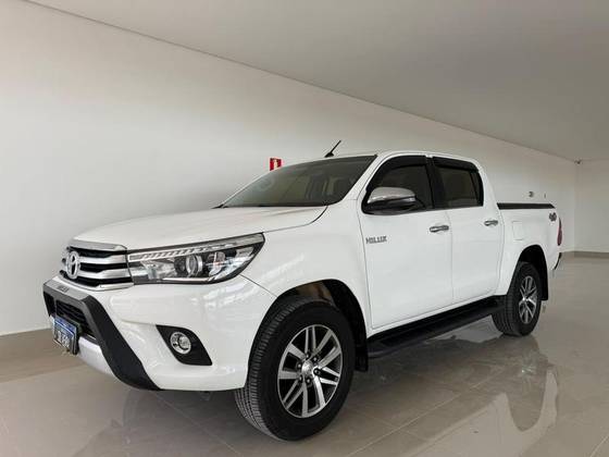 TOYOTA HILUX 2.8 SRX 4X4 CD 16V DIESEL 4P AUTOMÁTICO